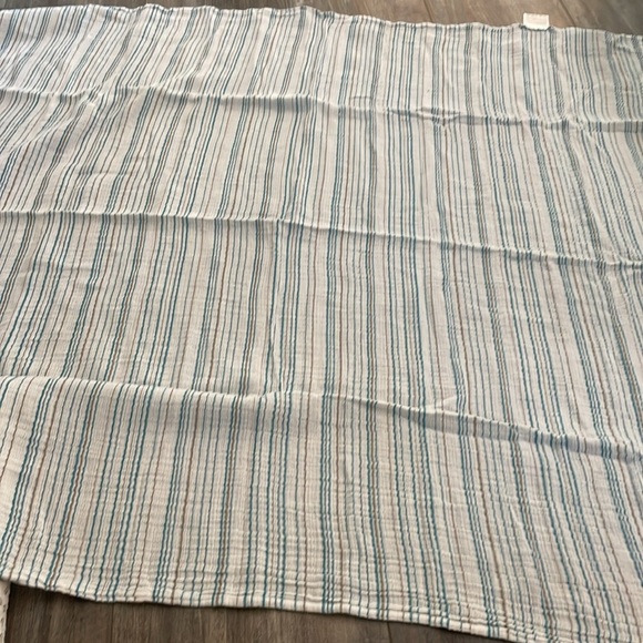 Aden + Anais striped swaddle lot - Picture 8 of 11